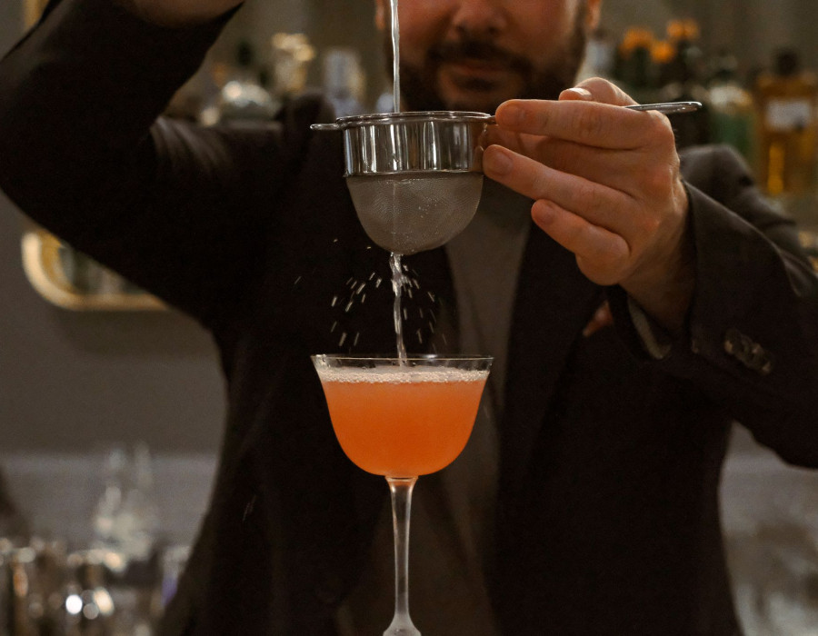Cocktail being prepared at N/5 – THE BAR.